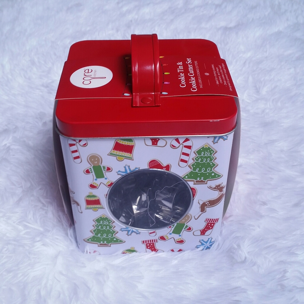 Cookie Tin & Cookie Cutter Set by Core Kitchen